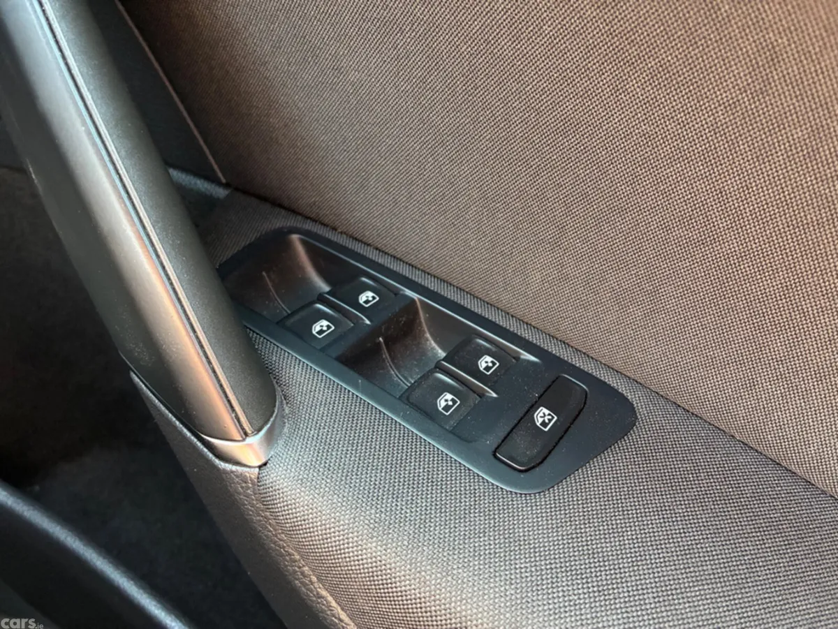 Volkswagen Golf Hatchback, Petrol, 2018, White