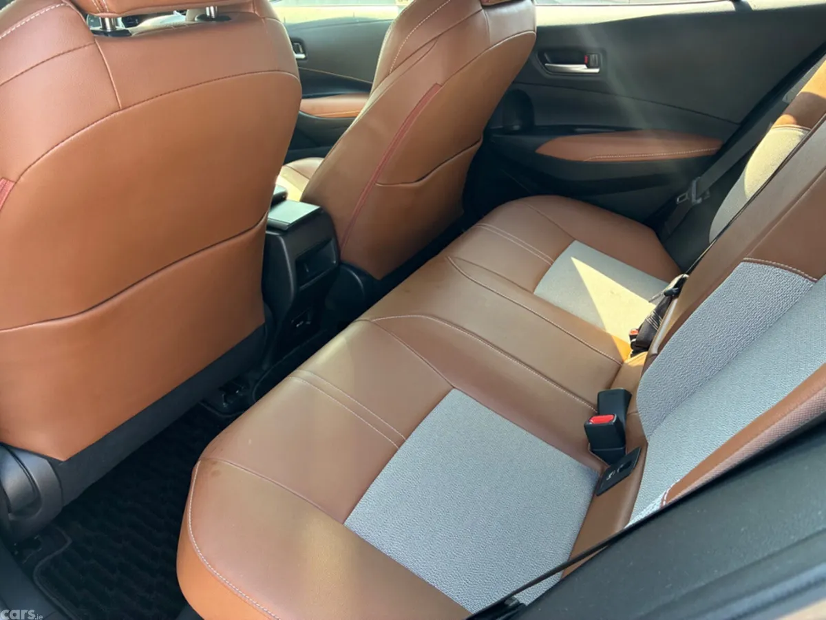 Toyota Corolla Hatchback, Petrol Hybrid, 2019, White