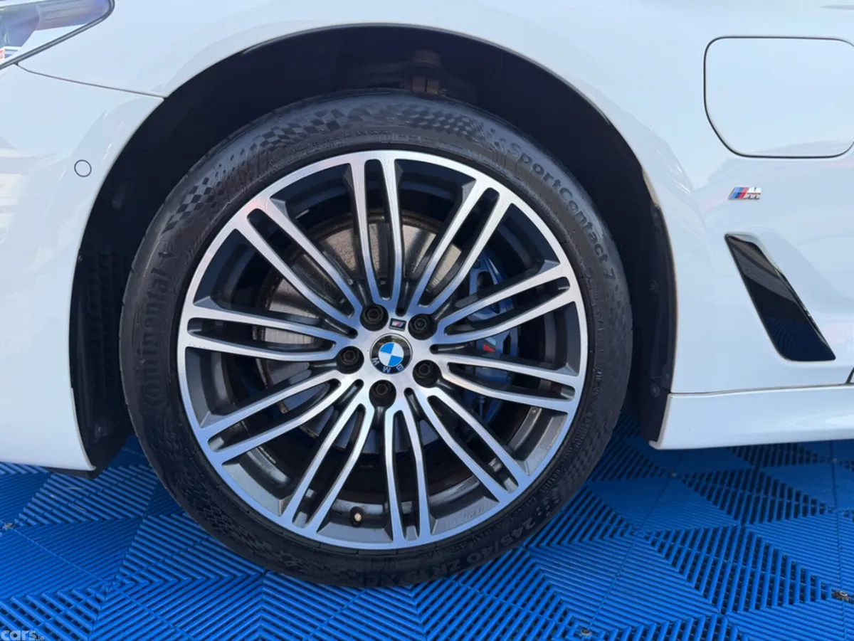 BMW 5-Series Saloon, Petrol Plug-in Hybrid, 2017, White