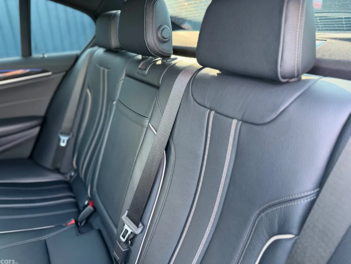BMW 5-Series Saloon, Petrol Plug-in Hybrid, 2017, White