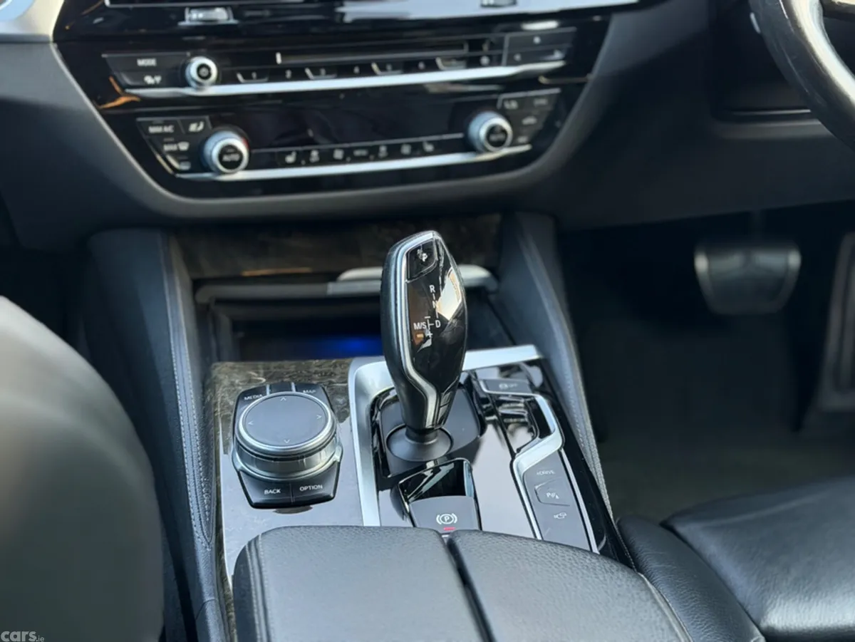 BMW 5-Series Saloon, Petrol Plug-in Hybrid, 2017, White