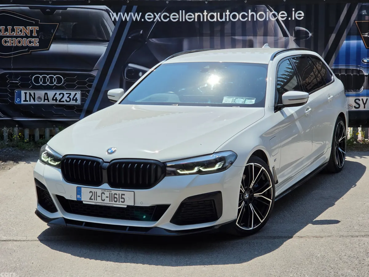 BMW 5-Series Estate, Petrol Plug-in Hybrid, 2021, White