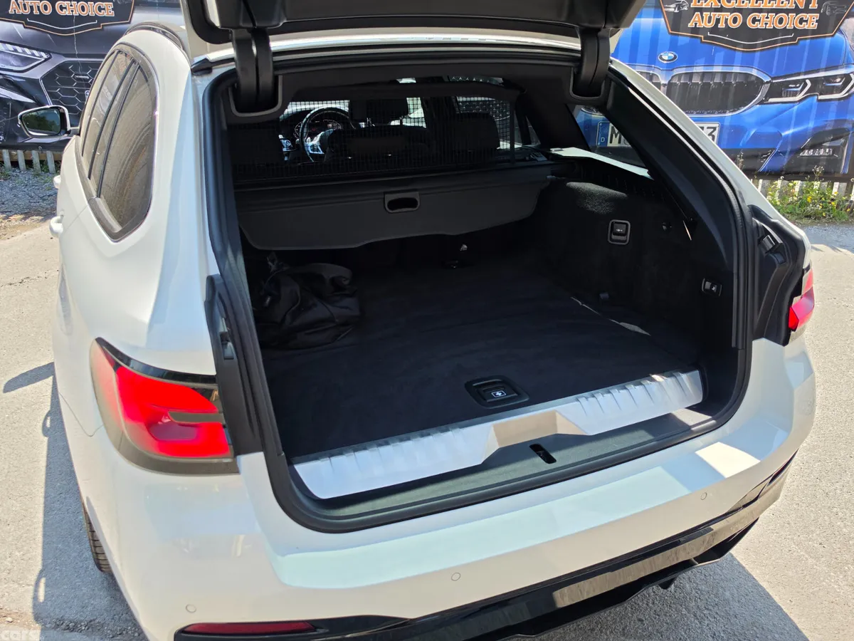 BMW 5-Series Estate, Petrol Plug-in Hybrid, 2021, White
