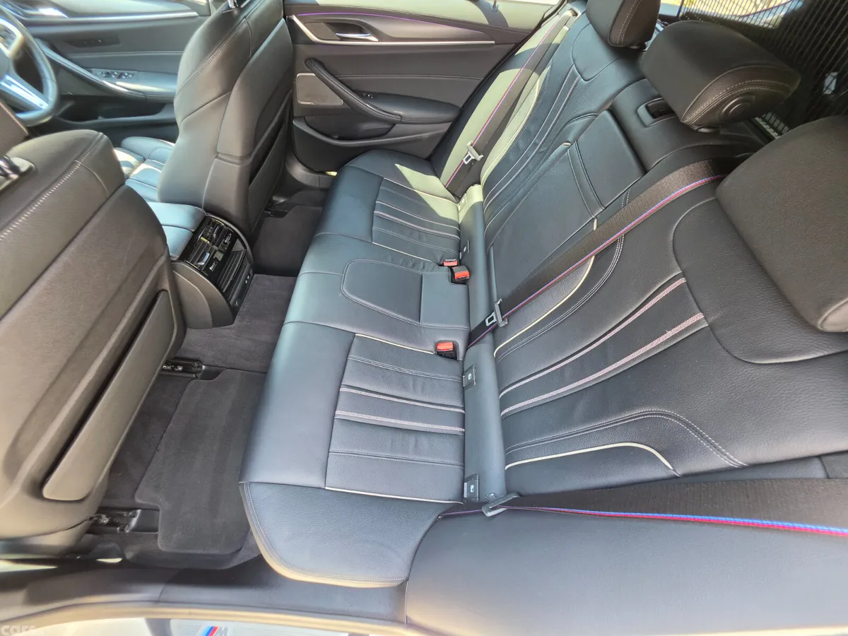 BMW 5-Series Estate, Petrol Plug-in Hybrid, 2021, White