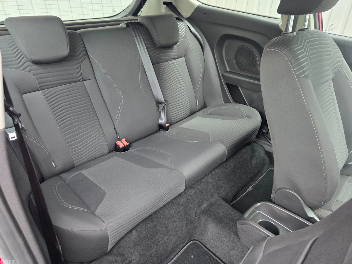 Ford Fiesta Hatchback, Petrol, 2015, Pink