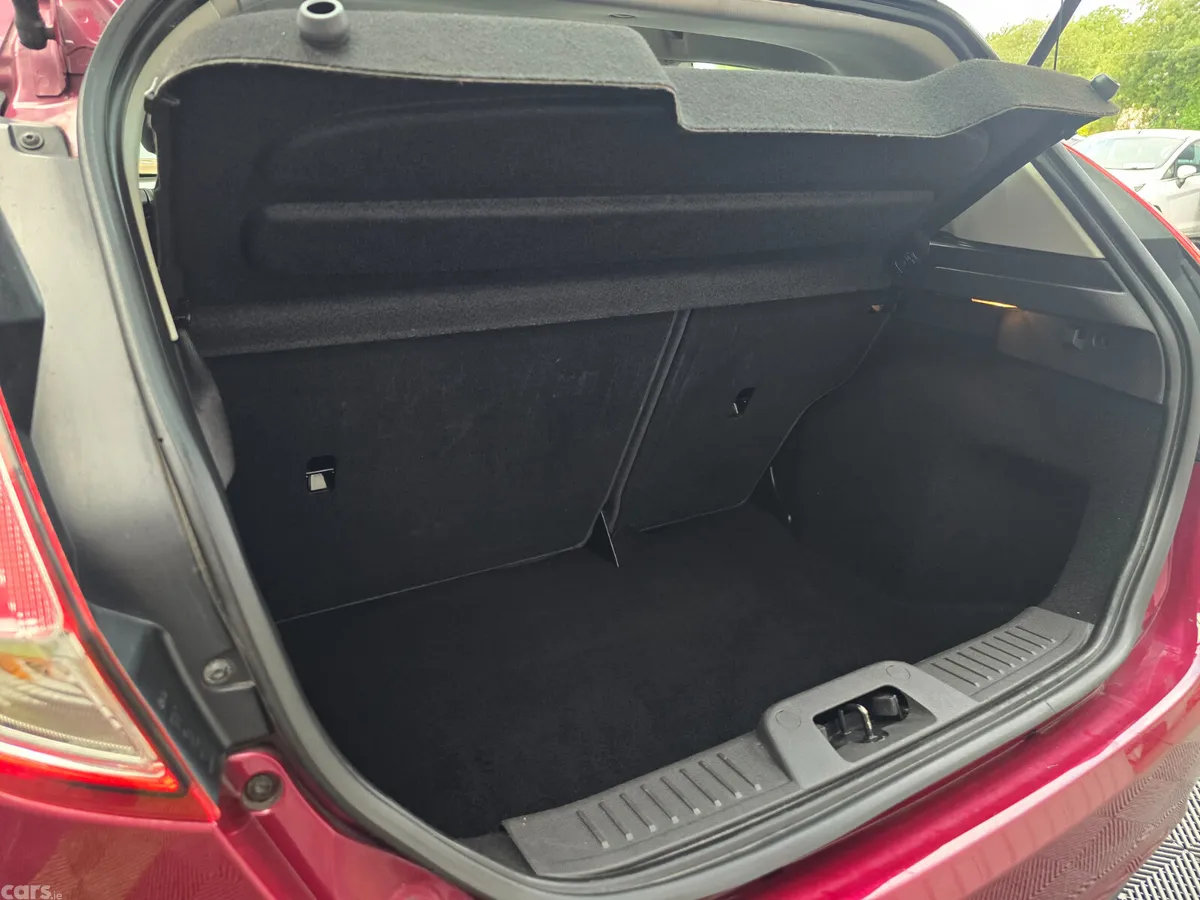 Ford Fiesta Hatchback, Petrol, 2015, Pink