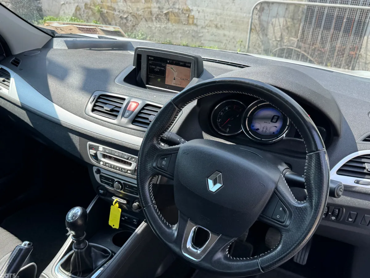 Renault Fluence Saloon, Diesel, 2015, White
