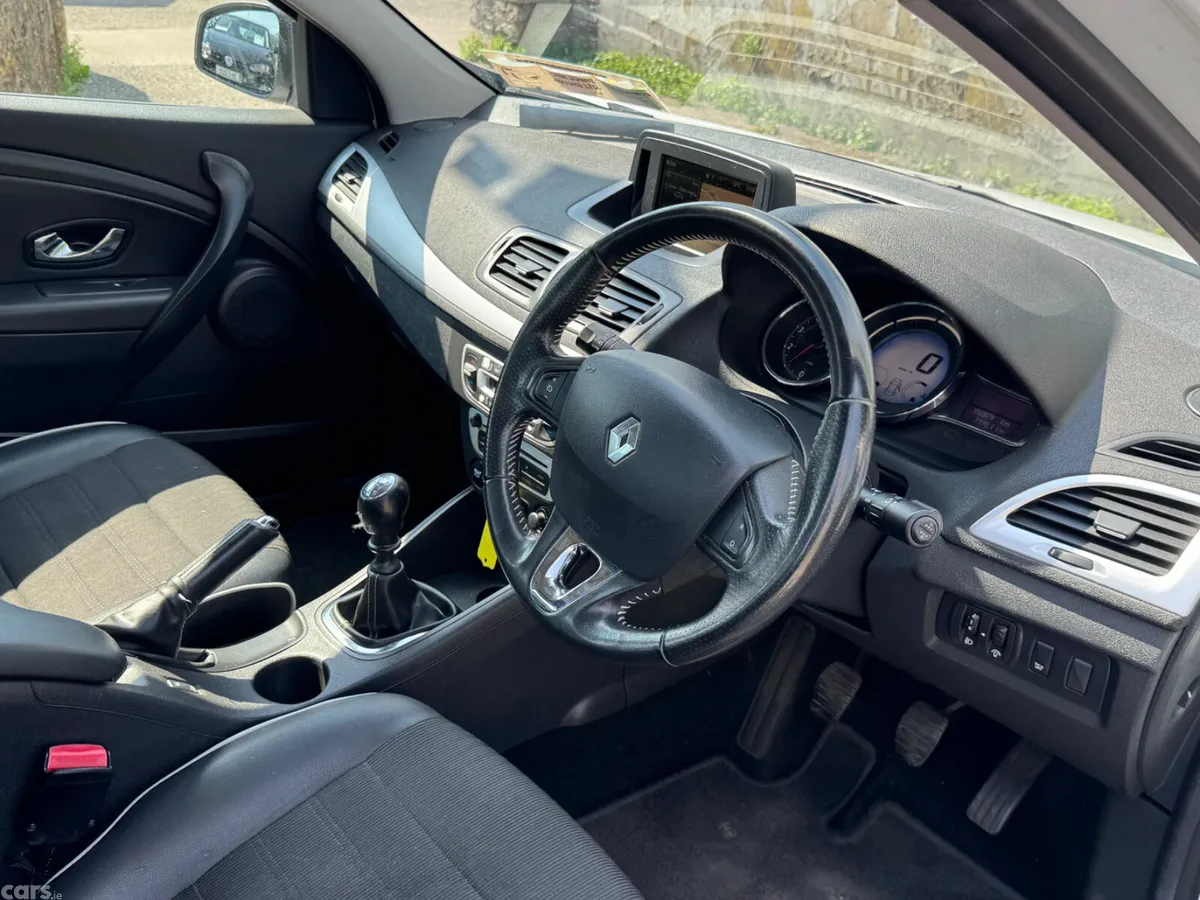 Renault Fluence Saloon, Diesel, 2015, White