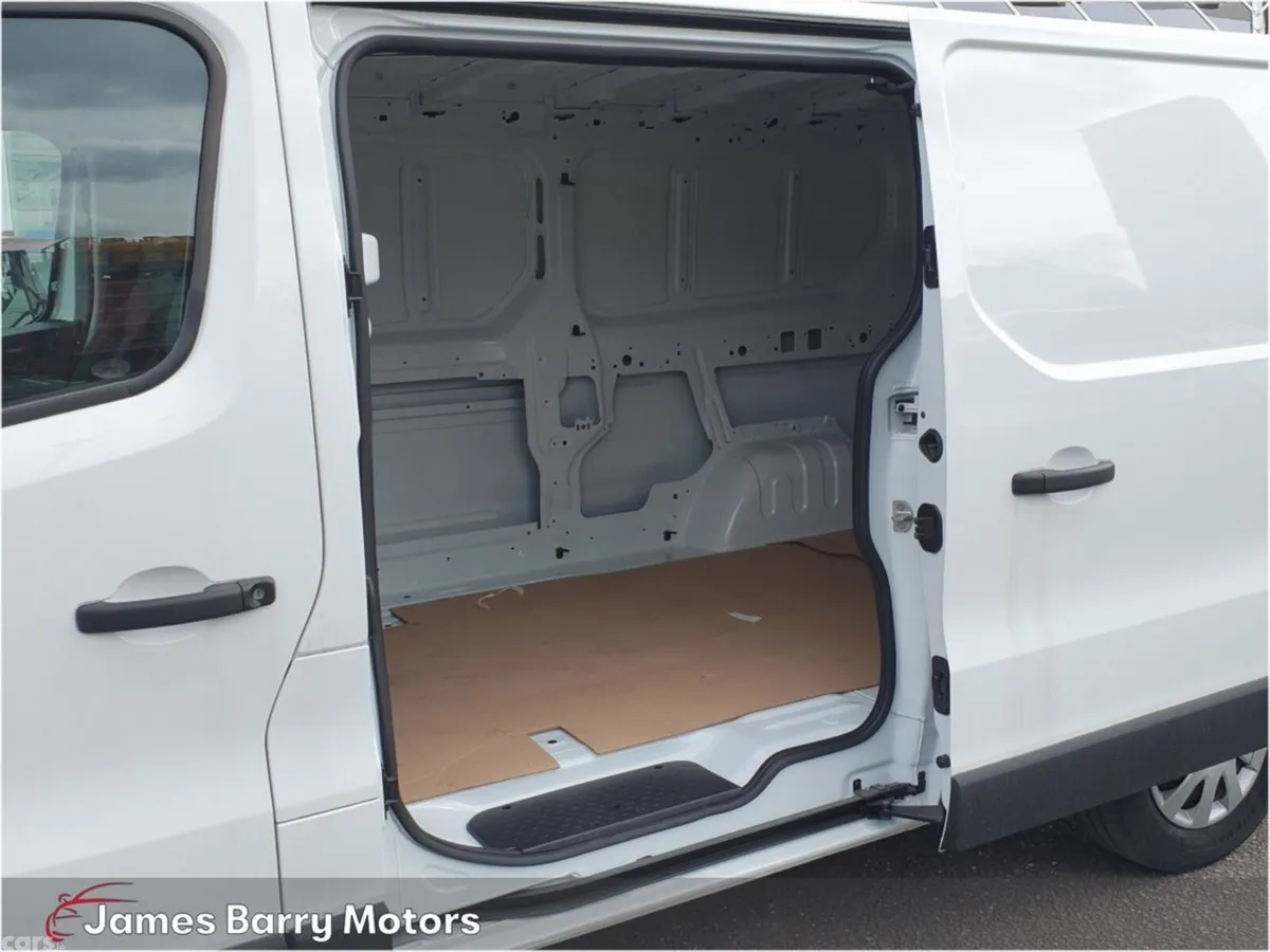 Nissan Primastar MPV, Diesel, 2026, White