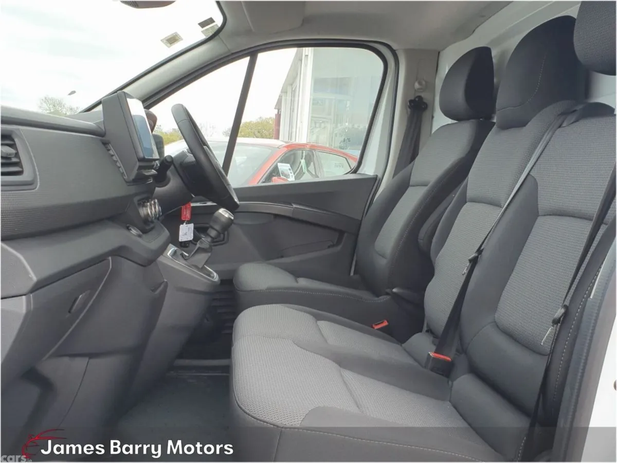 Nissan Primastar MPV, Diesel, 2026, White