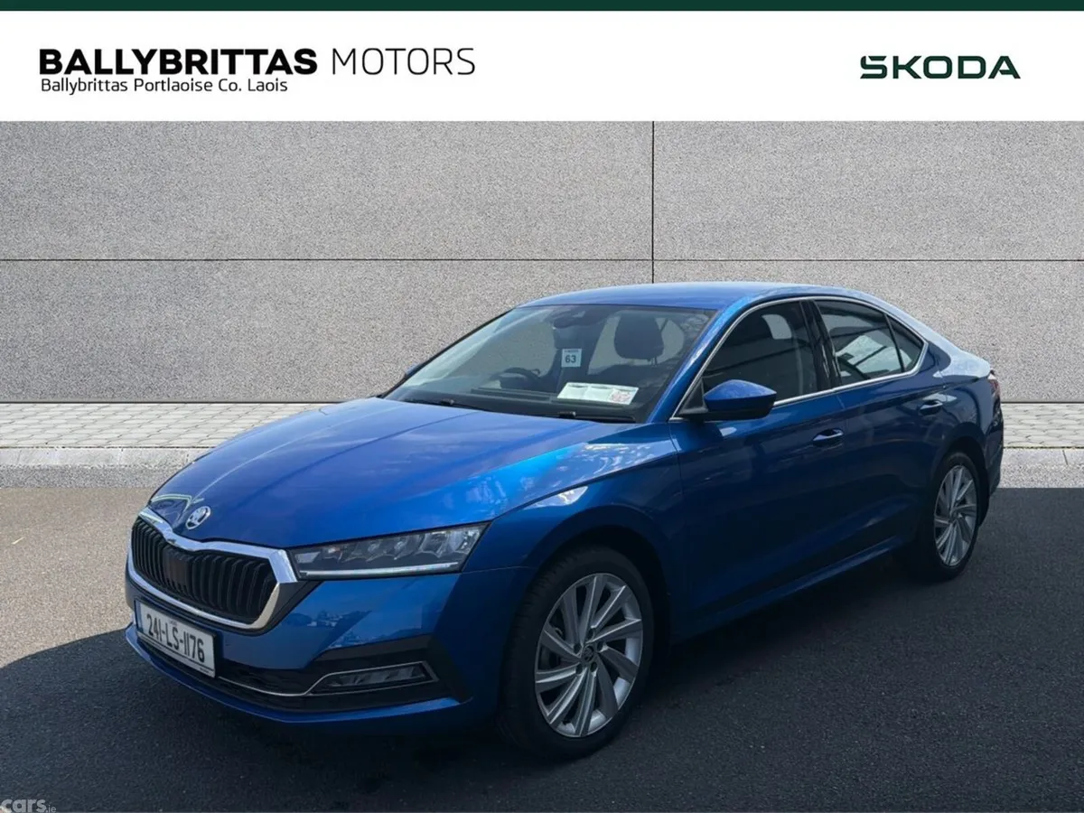 Skoda Octavia Saloon, Diesel, 2024, Blue