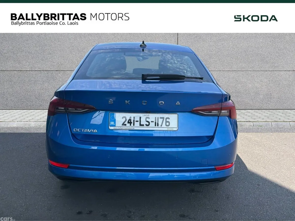 Skoda Octavia Saloon, Diesel, 2024, Blue