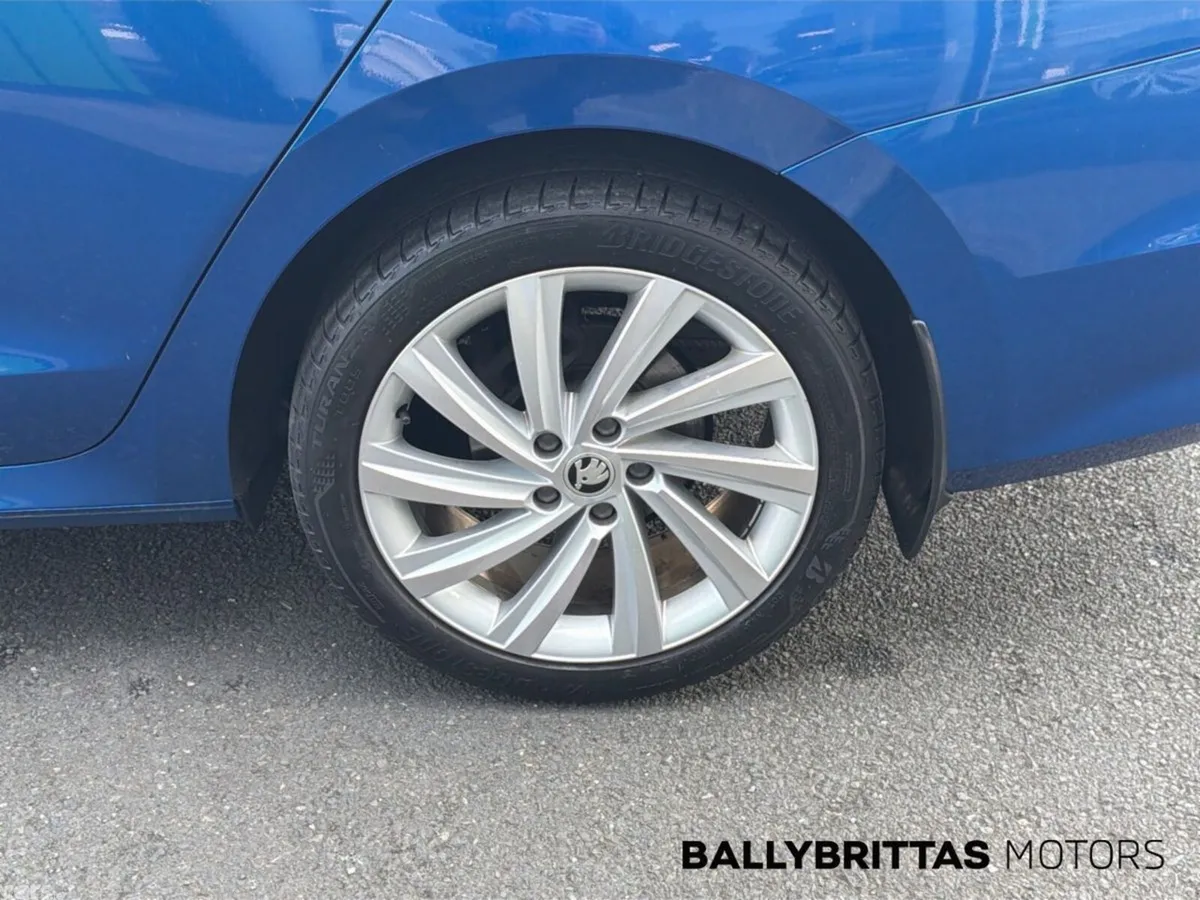 Skoda Octavia Saloon, Diesel, 2024, Blue