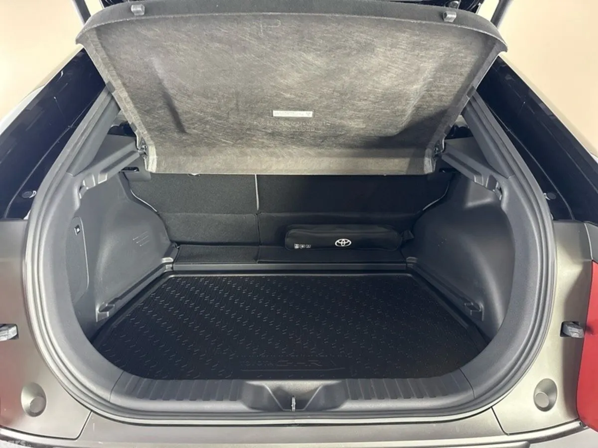 Toyota C-HR Estate, Electric, 2026, Brown