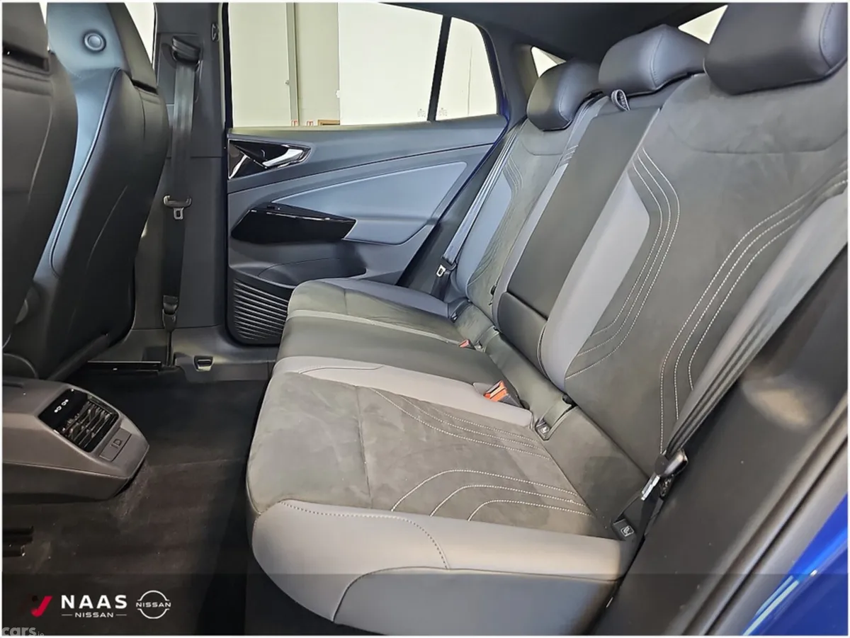 Volkswagen ID.5 Estate, Electric, 2025, Blue