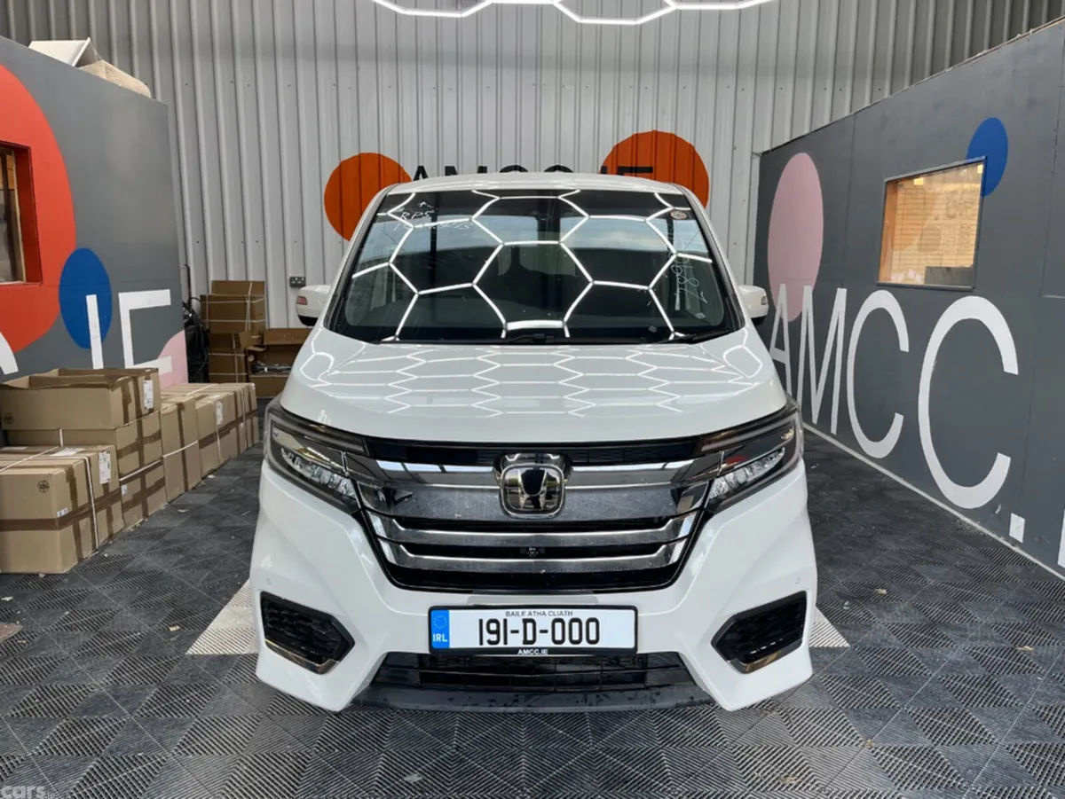 Honda Stepwagon MPV, Petrol Hybrid, 2019, White