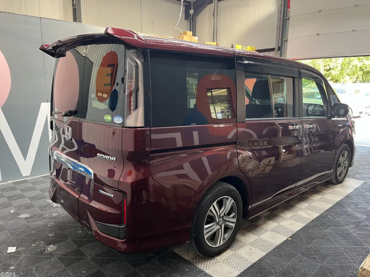 Honda Stepwagon MPV, Petrol Hybrid, 2019, Red