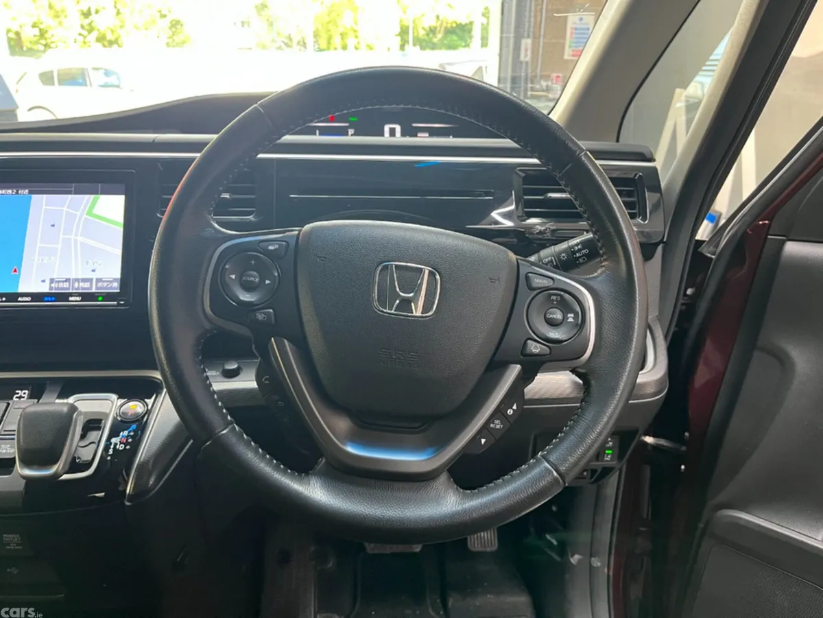 Honda Stepwagon MPV, Petrol Hybrid, 2019, Red