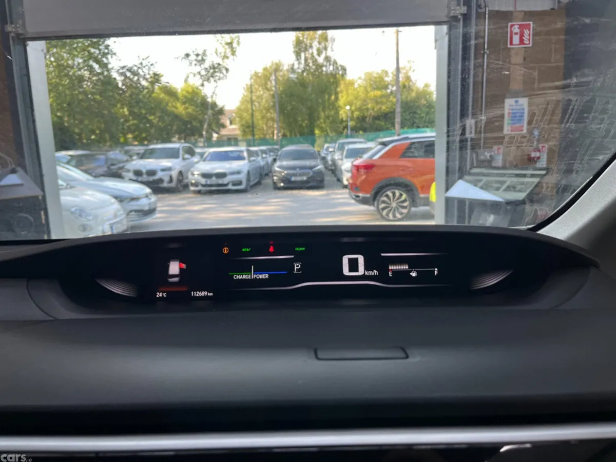 Honda Stepwagon MPV, Petrol Hybrid, 2019, White