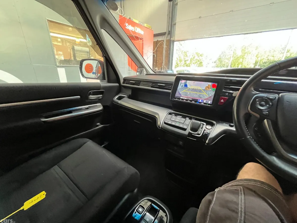 Honda Stepwagon MPV, Petrol Hybrid, 2019, Red