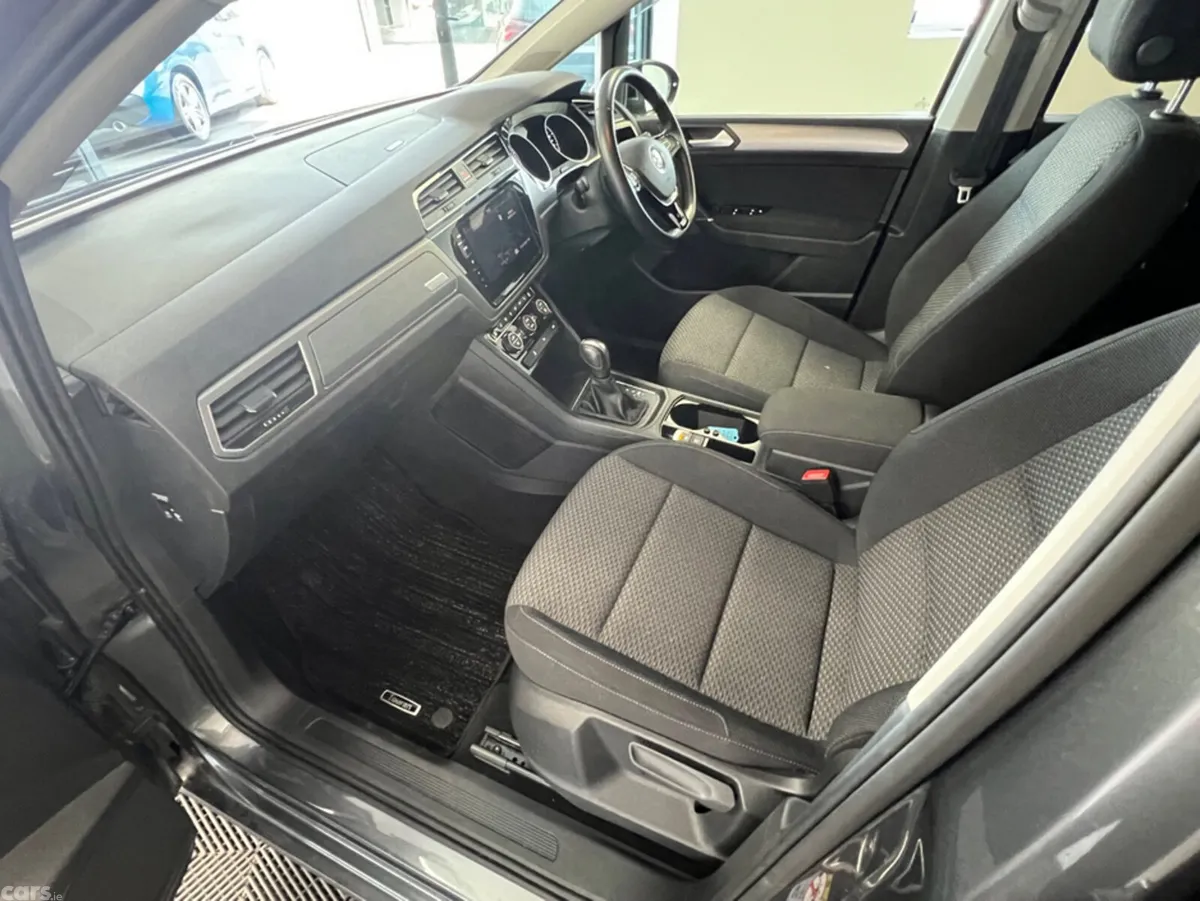 Volkswagen Touran MPV, Petrol, 2020, Grey