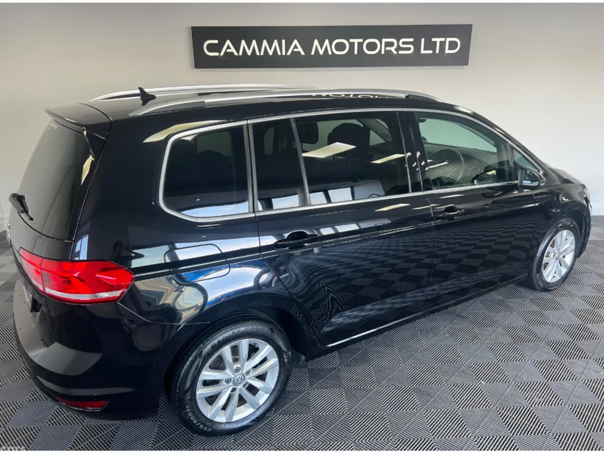 Volkswagen Touran MPV, Petrol, 2018, Black