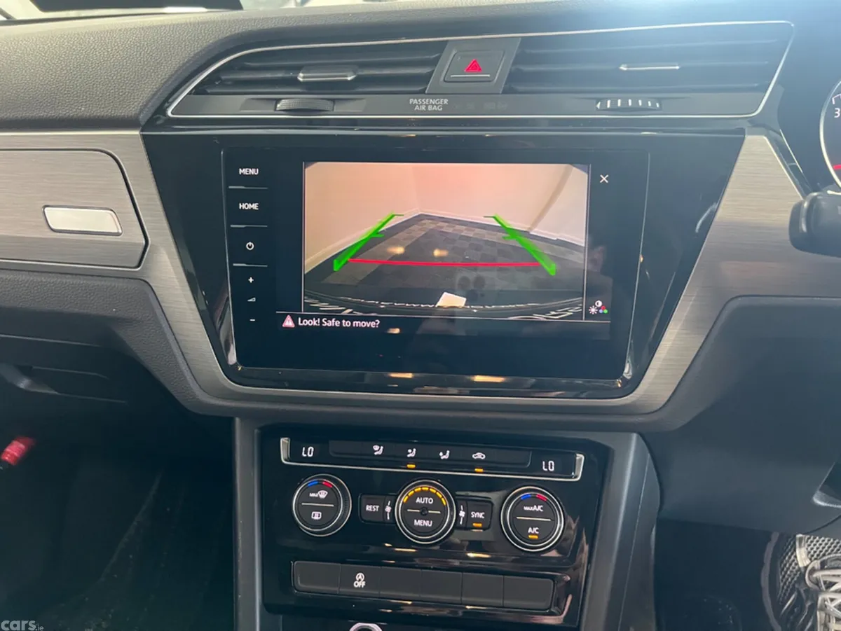 Volkswagen Touran MPV, Petrol, 2018, Black