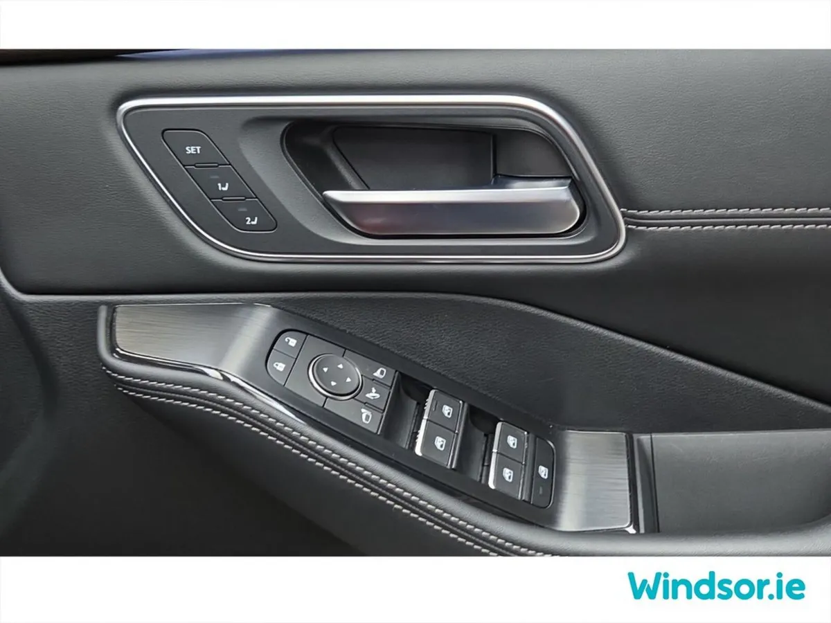 Nissan X-Trail SUV, Petrol Hybrid, 2025, Red