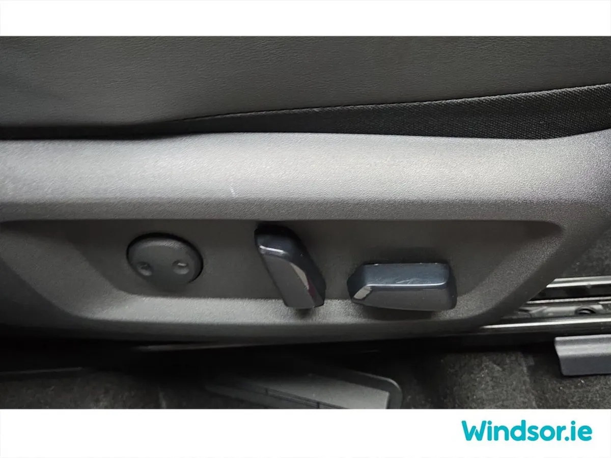 Nissan X-Trail SUV, Petrol Hybrid, 2025, Red