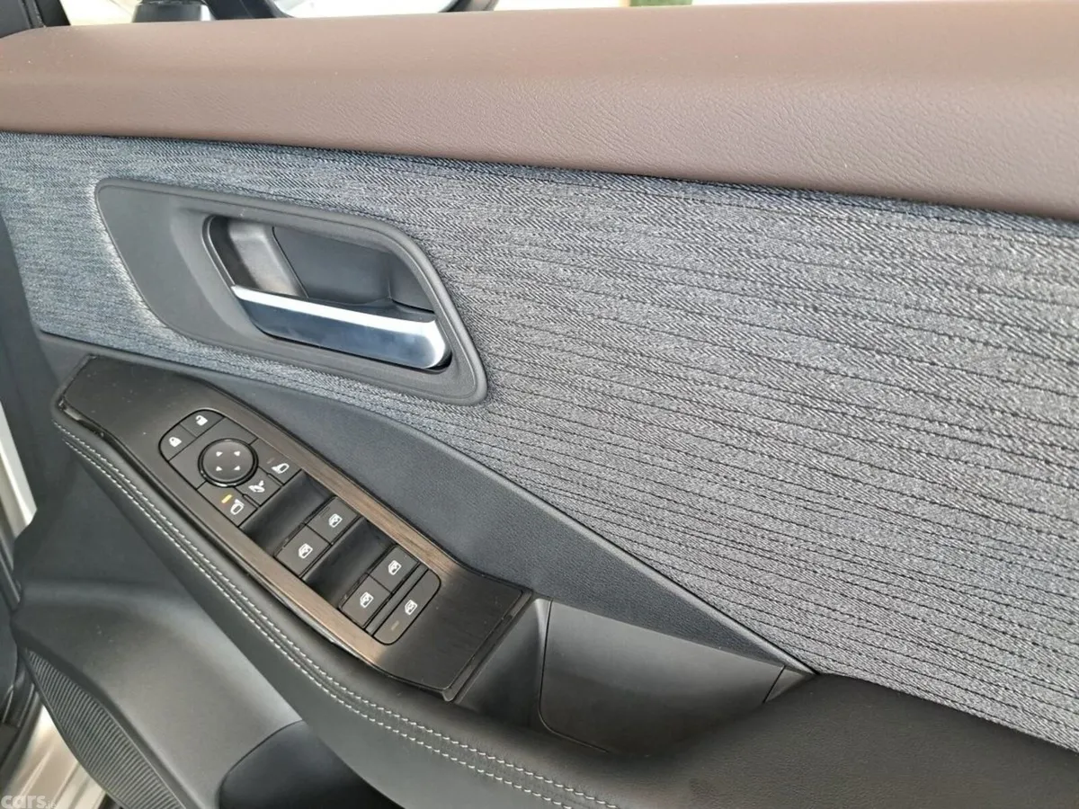 Nissan X-Trail SUV, Petrol Hybrid, 2025, Gold
