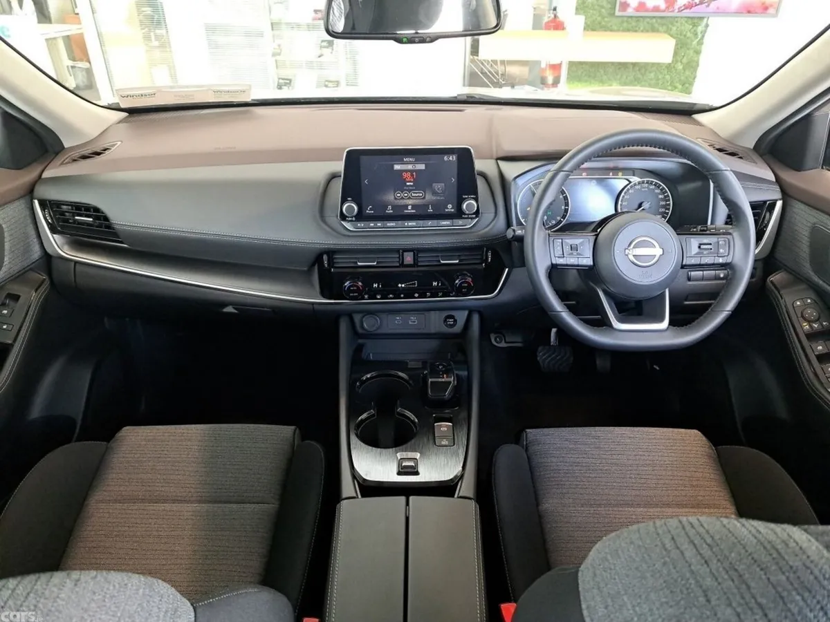Nissan X-Trail SUV, Petrol Hybrid, 2025, Gold