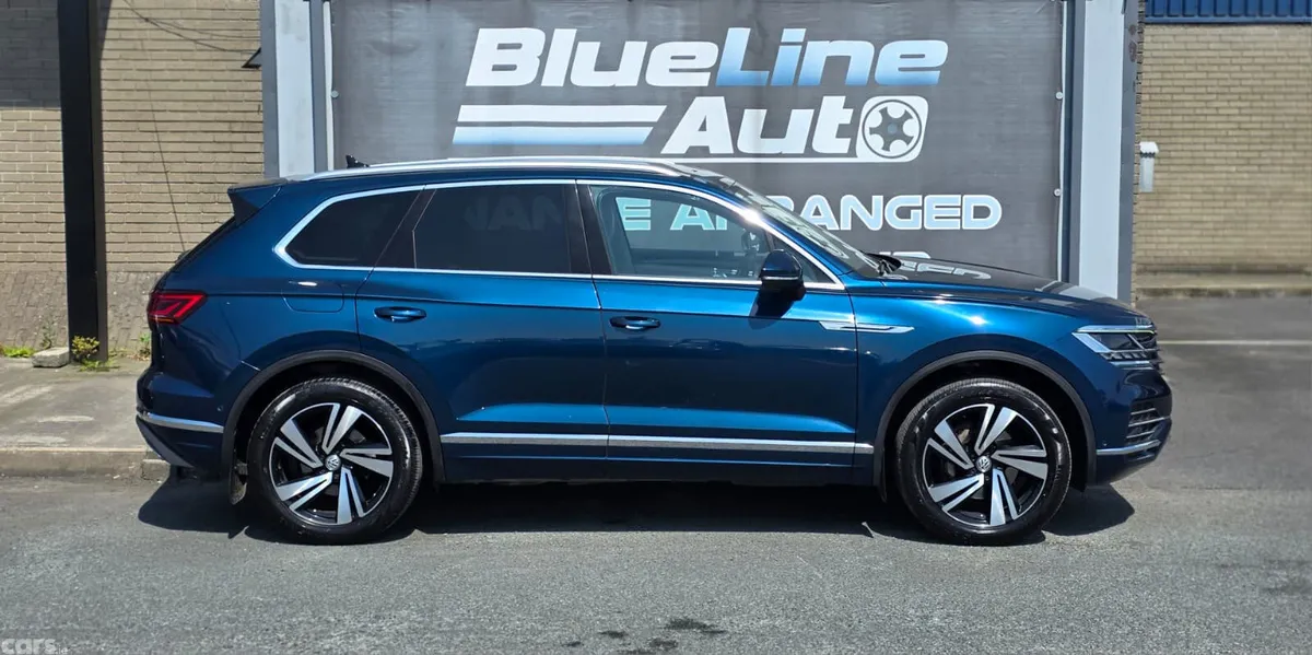 Volkswagen Touareg SUV, Diesel, 2020, Blue