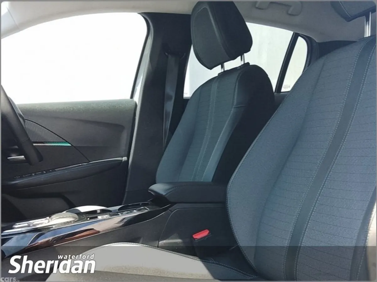 Peugeot 208 Hatchback, Electric, 2023, Grey