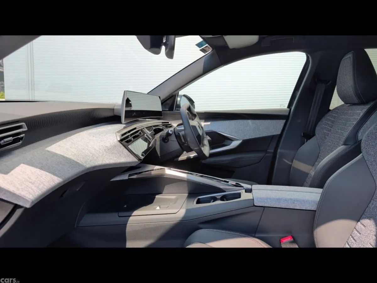 Peugeot 5008 MPV, Petrol Hybrid, 2026, Grey