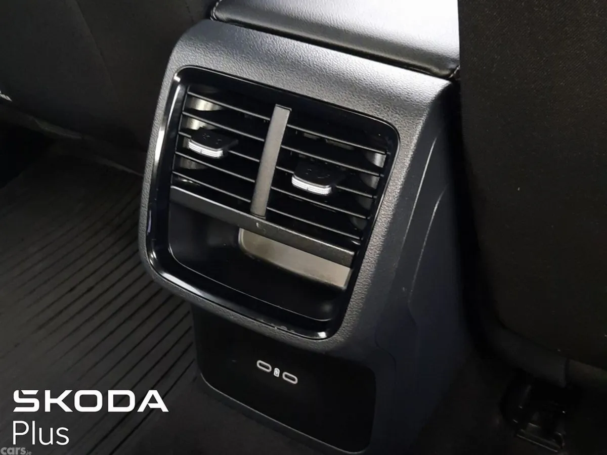 Skoda Octavia Saloon, Diesel, 2024, Black