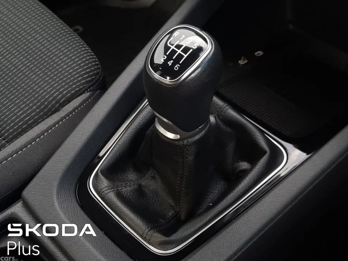 Skoda Octavia Saloon, Diesel, 2024, Black