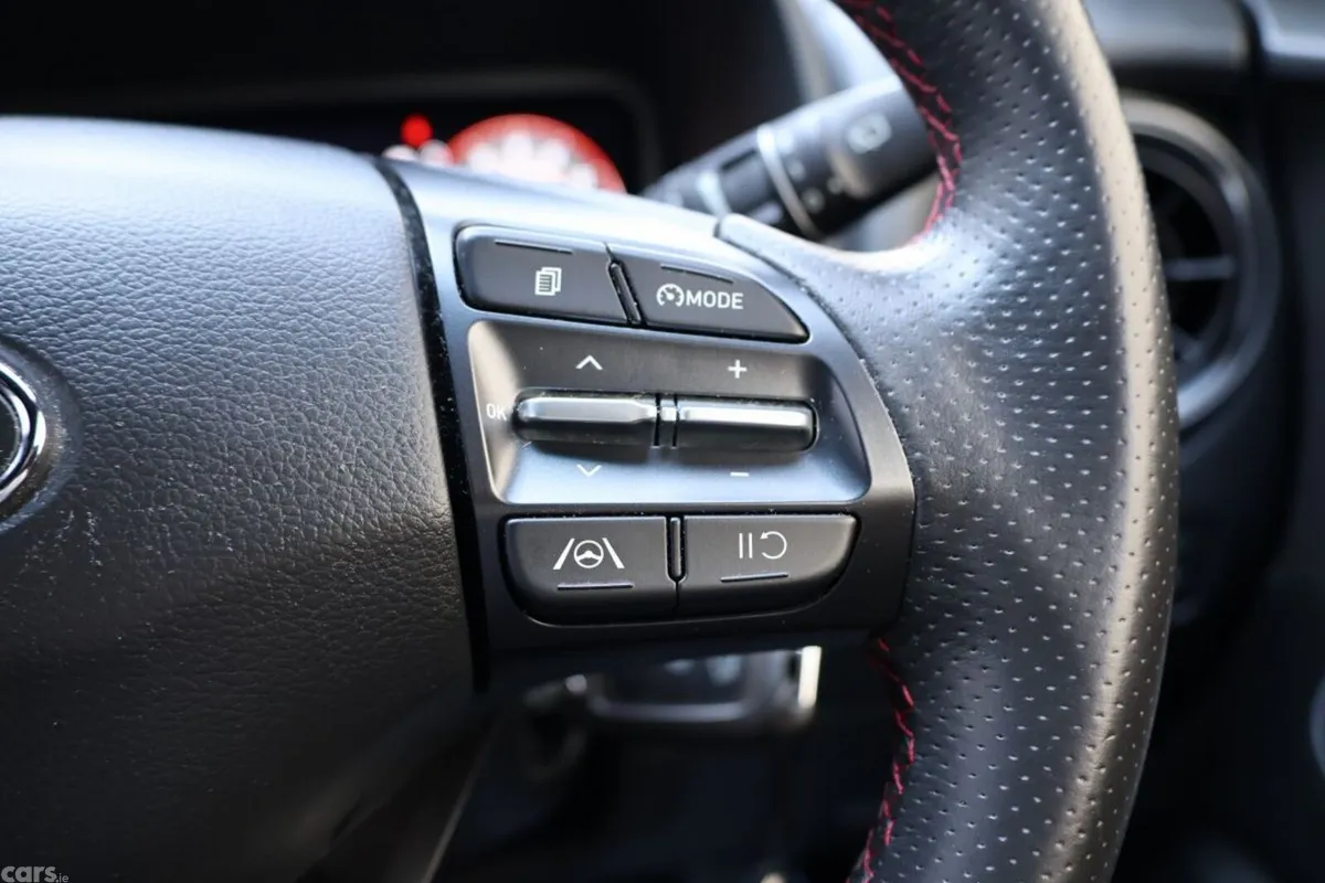 Hyundai KONA MPV, Petrol, 2022, Red