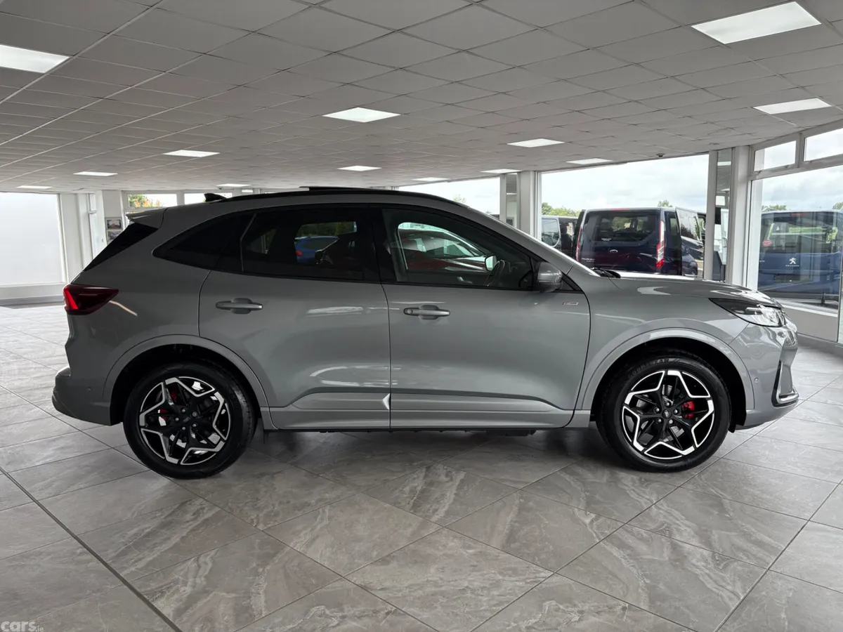 Ford Kuga SUV, Petrol Hybrid, 2024, Silver