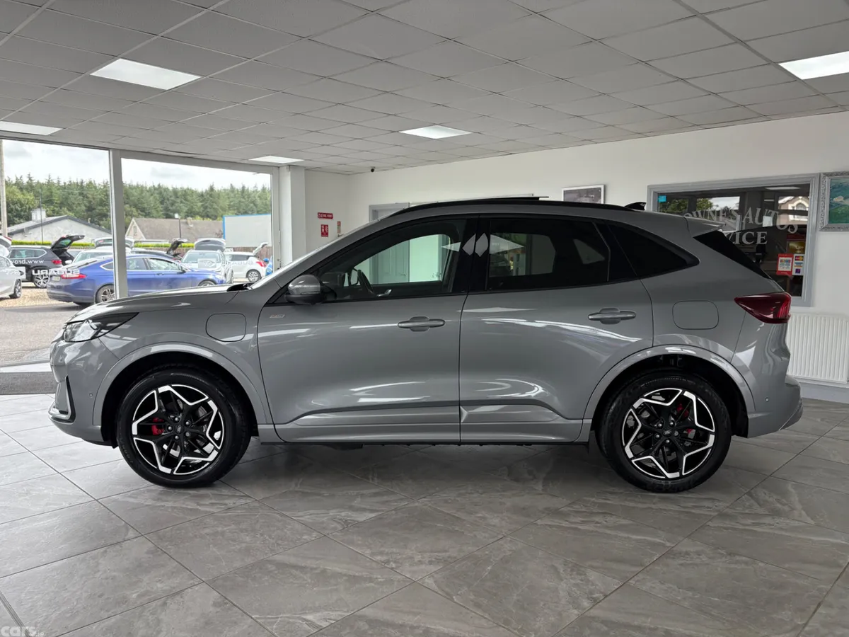 Ford Kuga SUV, Petrol Hybrid, 2024, Silver