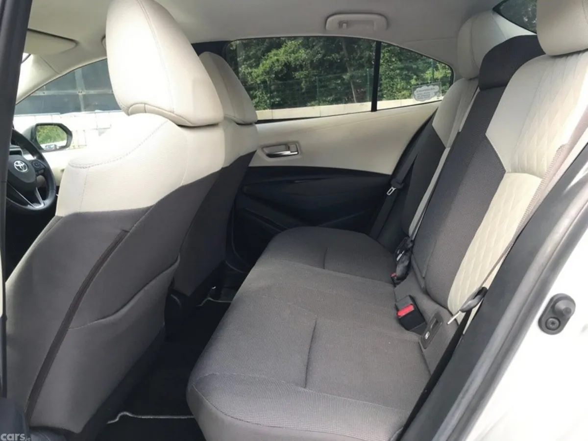 Toyota Corolla Saloon, Petrol Hybrid, 2021, Grey