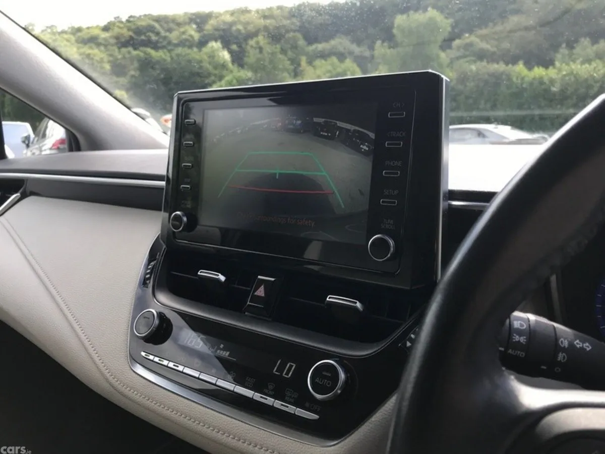 Toyota Corolla Saloon, Petrol Hybrid, 2021, Grey