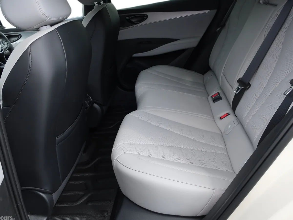 BYD Seal 6 Saloon, Petrol Plug-in Hybrid, 2026, White