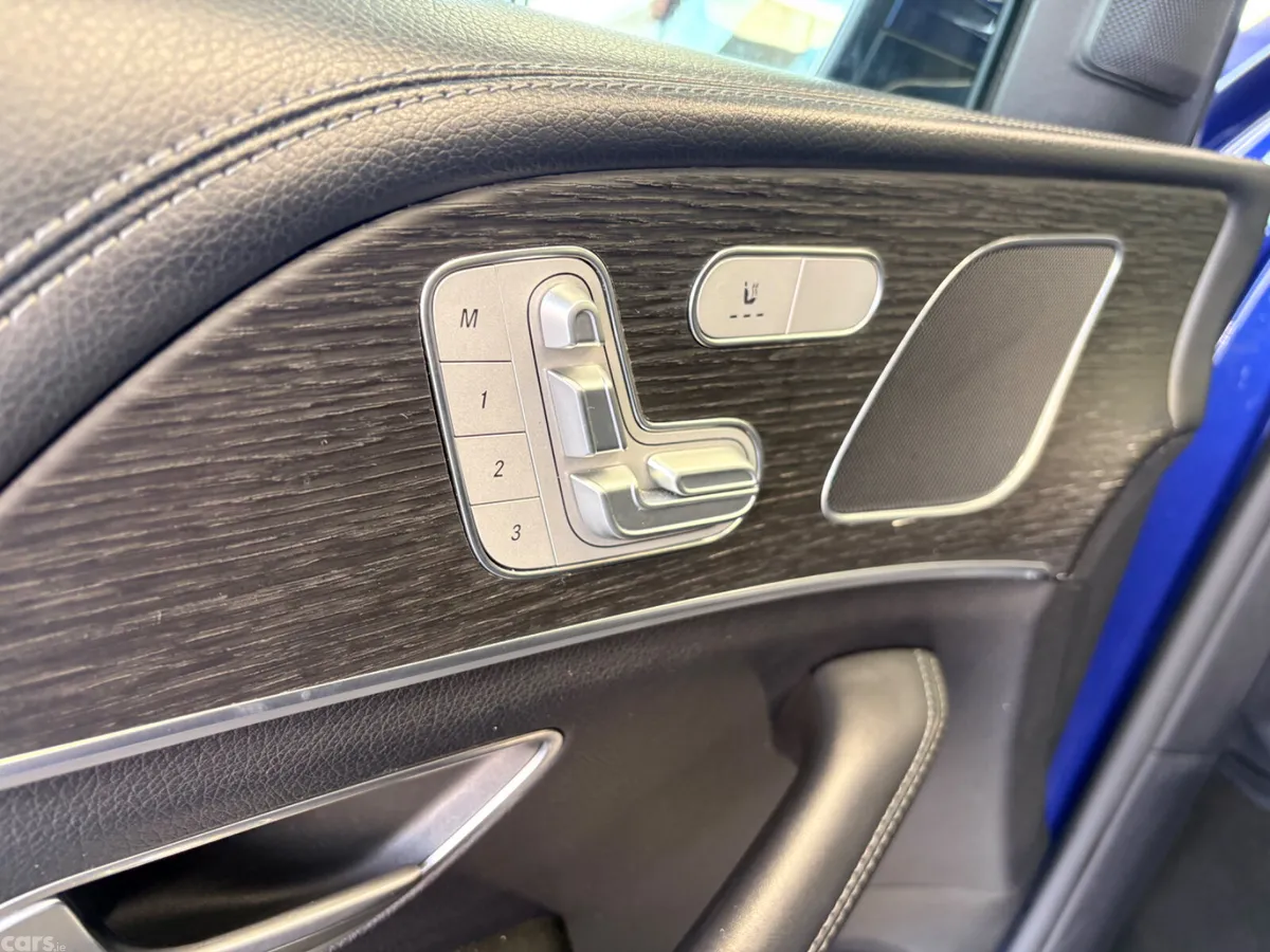 Mercedes-Benz GLE SUV, Diesel Plug-in Hybrid, 2021, Blue