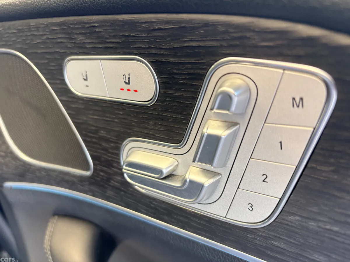 Mercedes-Benz GLE SUV, Diesel Plug-in Hybrid, 2021, Blue