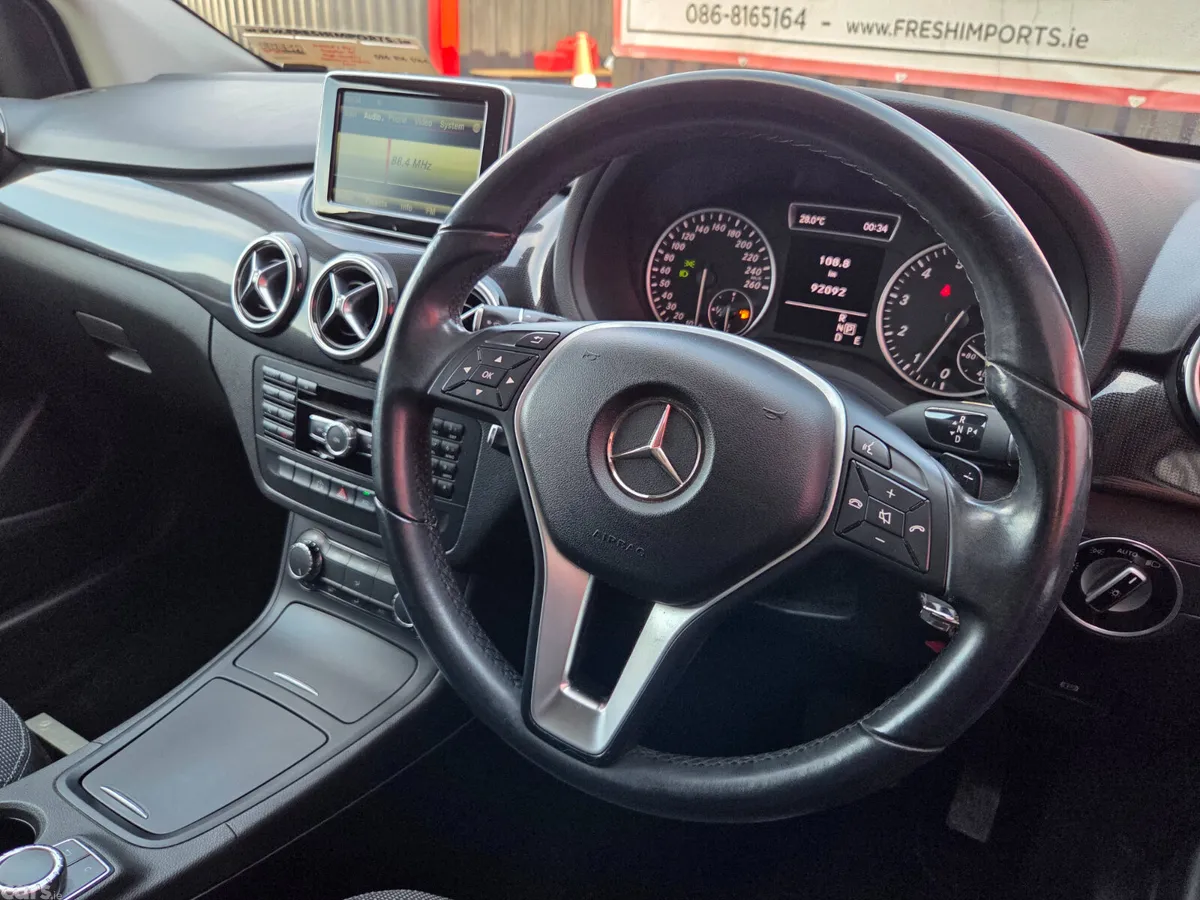 Mercedes-Benz B-Class Hatchback, Petrol, 2013, White