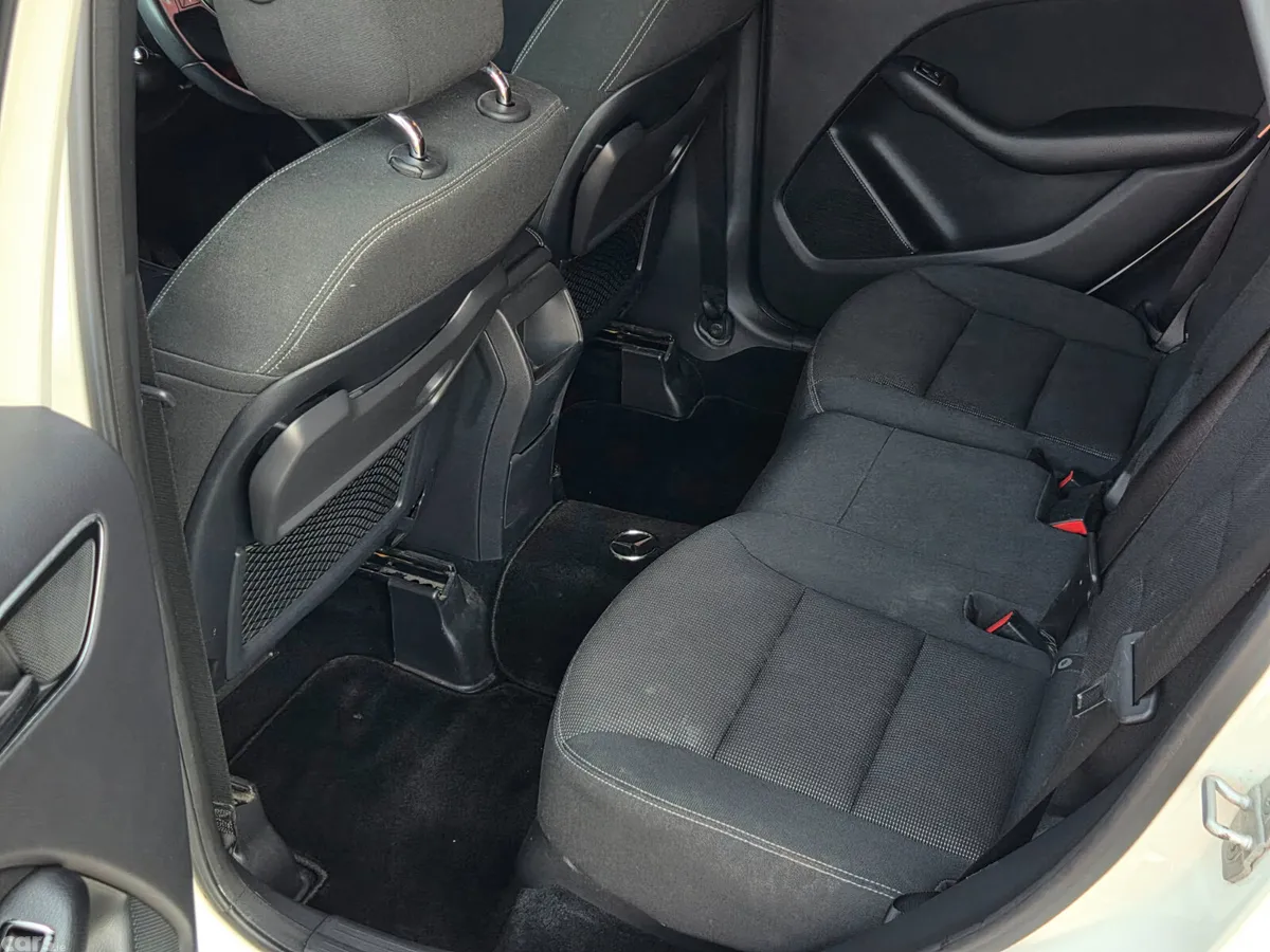 Mercedes-Benz B-Class Hatchback, Petrol, 2013, White