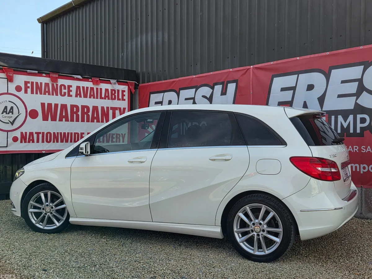 Mercedes-Benz B-Class Hatchback, Petrol, 2013, White