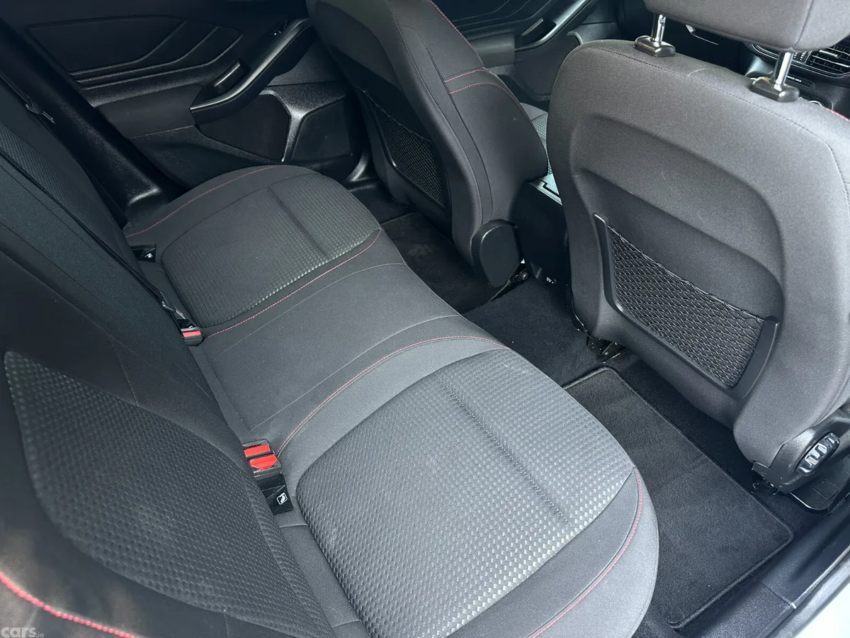 Ford Focus Hatchback, Diesel, 2020, White