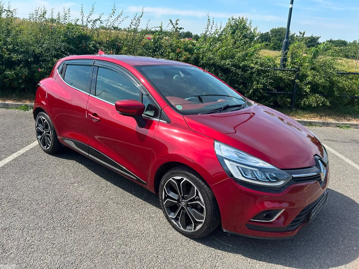 Renault Clio Hatchback, Petrol, 2018, Red
