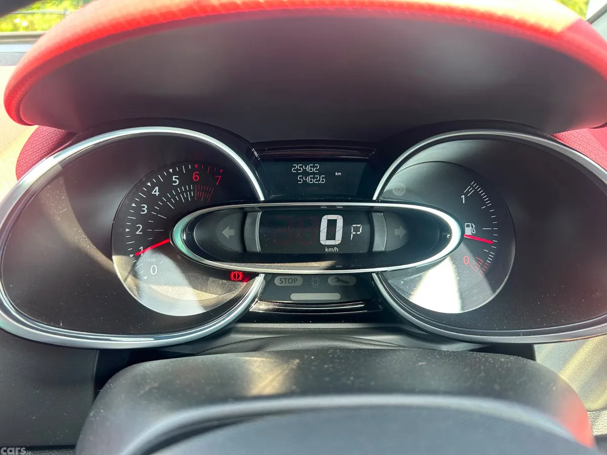 Renault Clio Hatchback, Petrol, 2018, Red